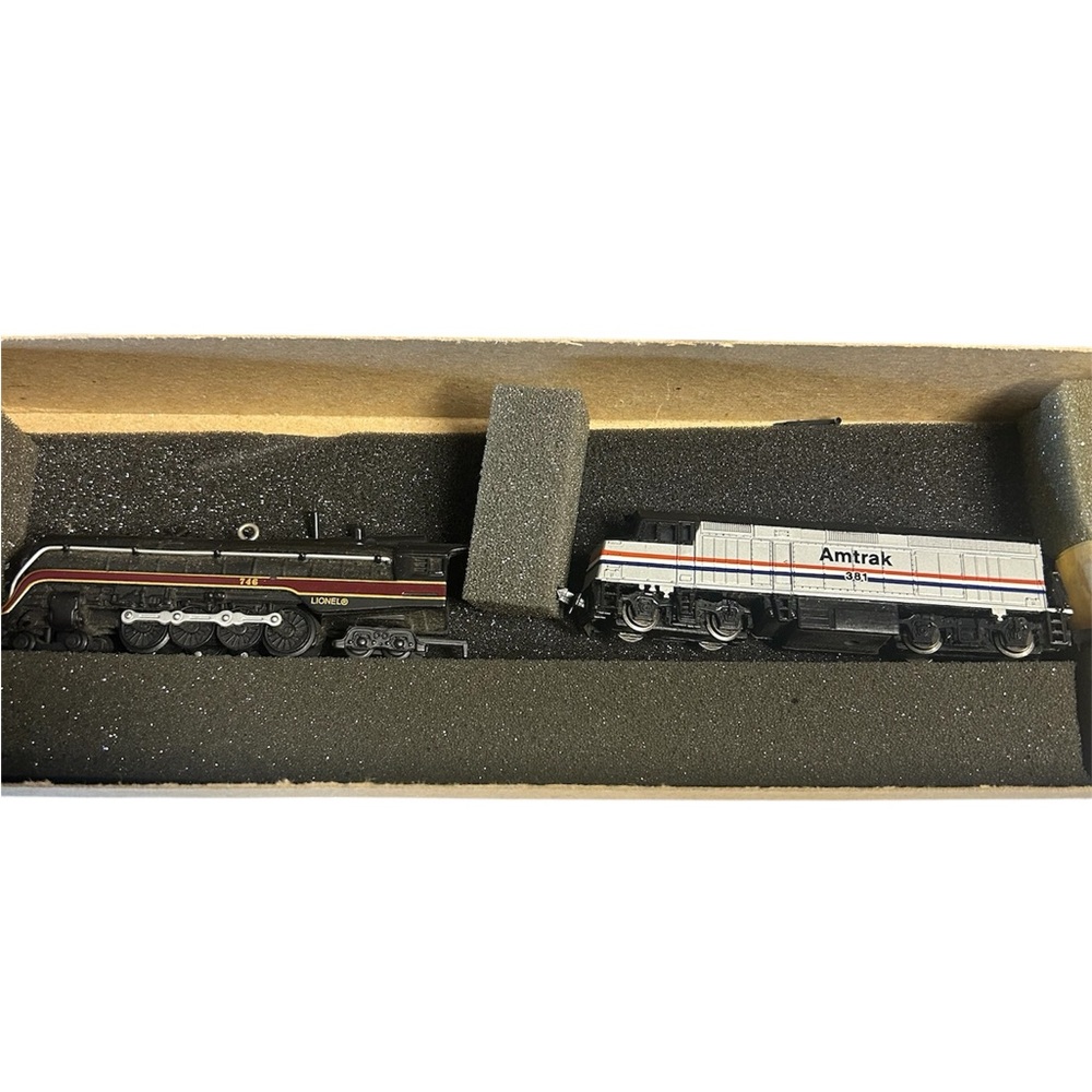 Model Train Set - Red and Silver - Picture 2 of 3